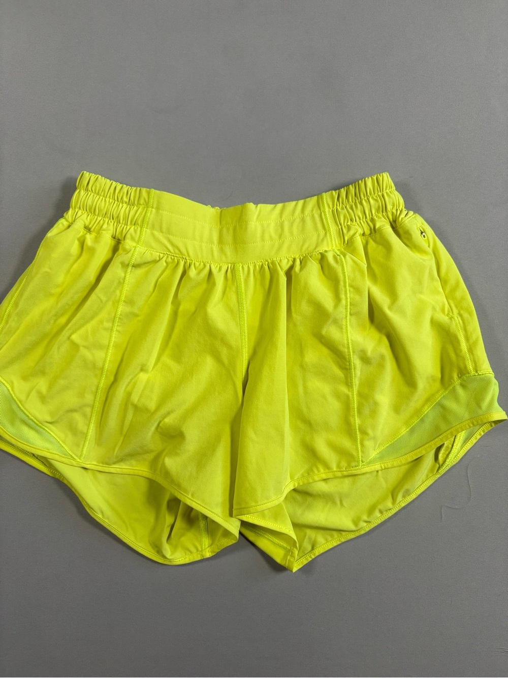 Lululemon Women's Hotty-Hot Shorts Size 6 Highlight Yellow Lined Running Shorts - Picture 3 of 8